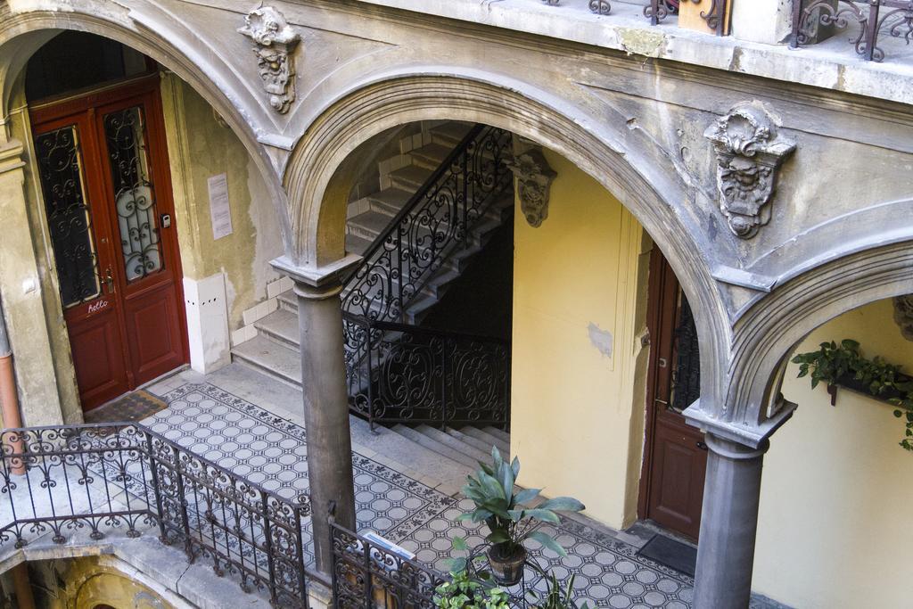 Real Apartments Klauzal Budapest Exterior photo